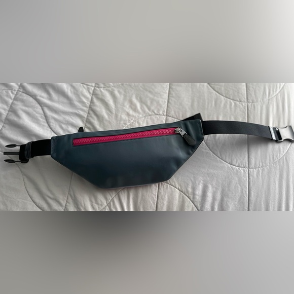 Coach Track Belt Bag In Colorblock Signature Canvas With Coach c8129 - Picture 4 of 10